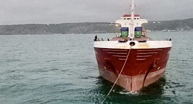 İstanbul Boğazı'nda Arızalanan Kargo Gemisi Büyükdere'ye Demirletildi