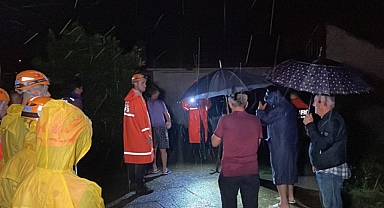  Rize'de Şiddetli Yağış Sonrası 2 Ev Boşaltıldı