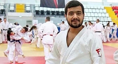 Şanlıurfa'da AK Parti İl Başkanı'nın oğlunu silahla yaralayan 2 şüpheli göz altına alındı.