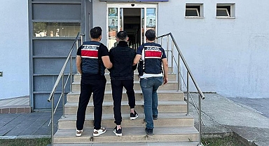 7 yıl önce kız arkadaşıyla yemek yiyen kişiyi öldüren firari şüpheli yakalandı!